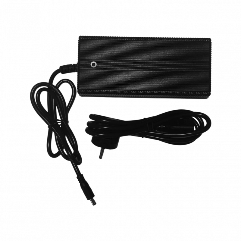 Cargador 4A - 50,4V para Skateboard eléctrico Xplorer V2 - Evo-Spirit