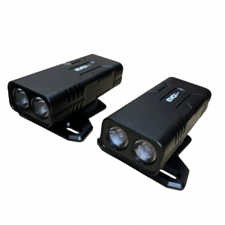 Deux lumières de skate électrique avant vue de côté