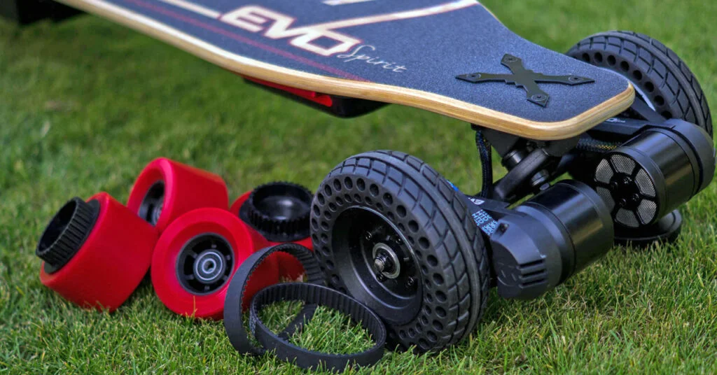Lexique du skateboard électrique Illustration d'un skateboard électrique avec des termes techniques